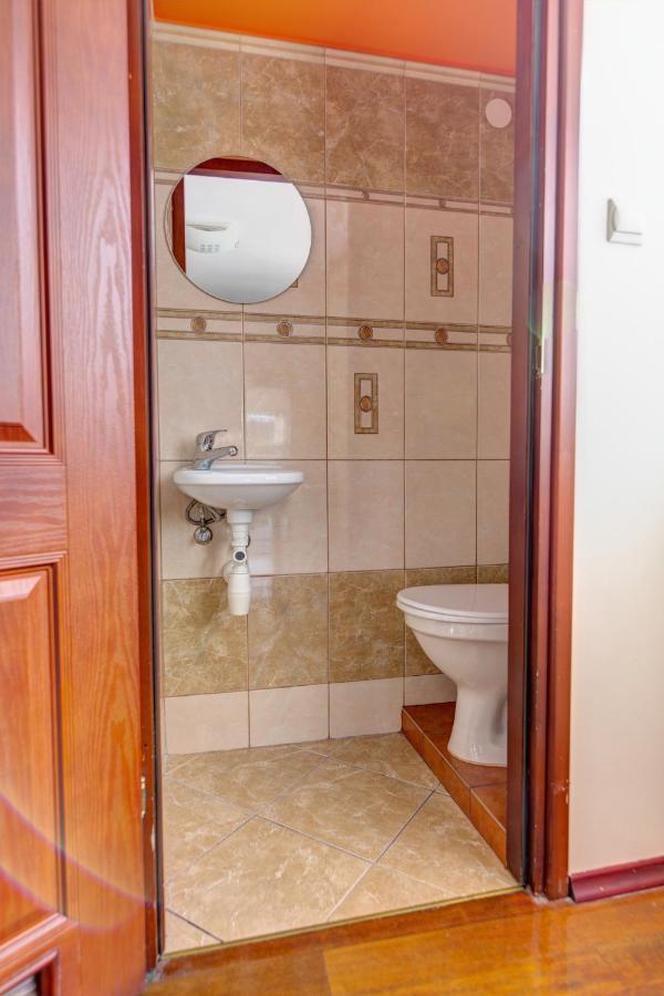 Krynica Apartamenty 100M Duzy Apartament, Salon + 3 Sypialnie Przy Deptaku المظهر الخارجي الصورة